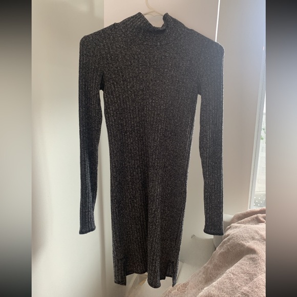 Wilfred sweater dress. - Picture 4 of 5